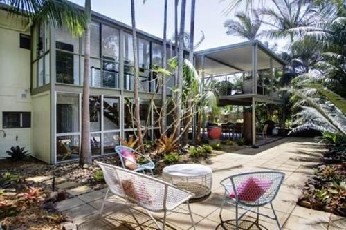 Jimmy's Beach House0