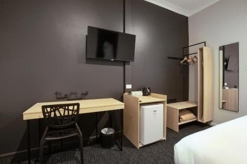 Studio with Queen and Single Bed