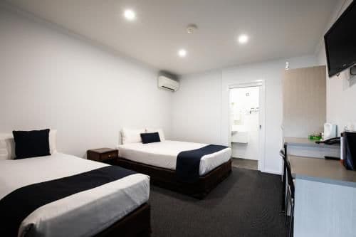 Economy Triple Room