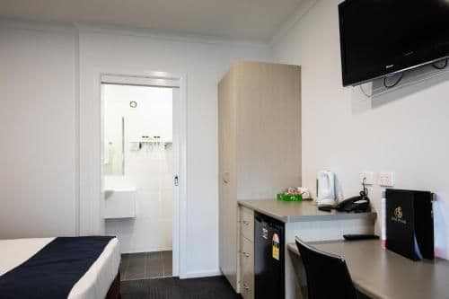 Economy Triple Room
