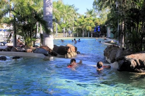 Big4 Aussie Outback Oasis Holiday Park0
