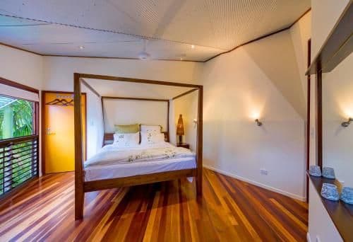 King Room with En Suite Bathroom