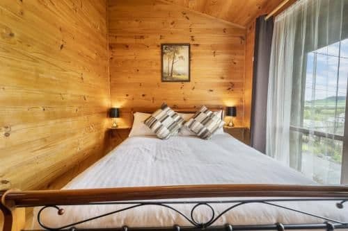 Four-Bedroom Lodge