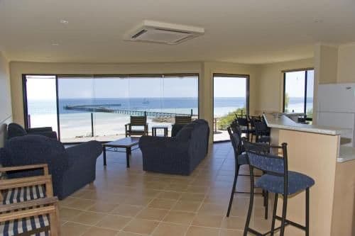One-Bedroom Apartment with Sea View