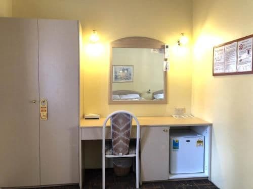 Motel Ensuite Room – 1 Queen