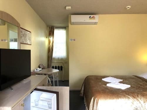 Motel Triple Ensuite – 1 Queen and 1 Single