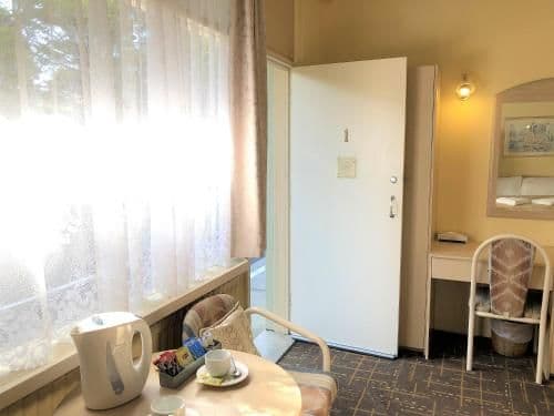 Motel Ensuite Room – 1 Queen