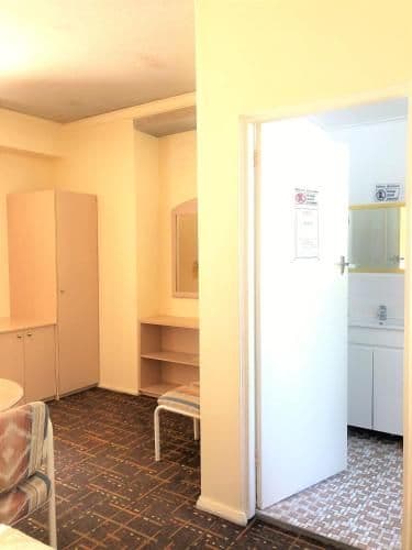 Motel Quadruple Ensuite– 1 Double and 2 Singles
