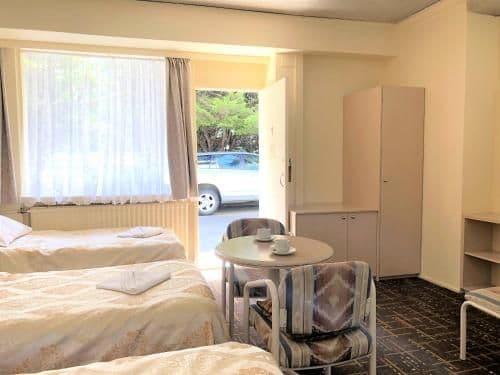 Motel Quadruple Ensuite– 1 Double and 2 Singles