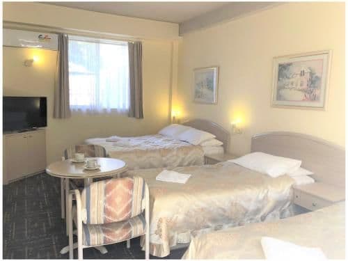 Motel Quadruple Ensuite– 1 Double and 2 Singles
