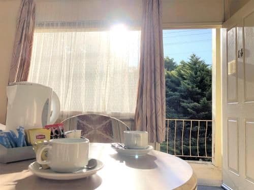 Motel Ensuite Room – 1 Queen