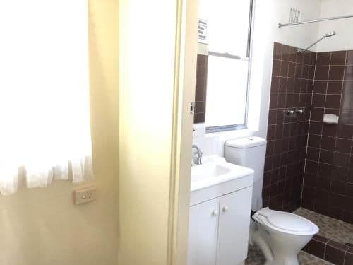 Motel Triple Ensuite – 1 Queen and 1 Single