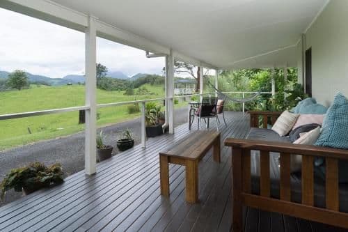 Queen Suite with Mountain View
