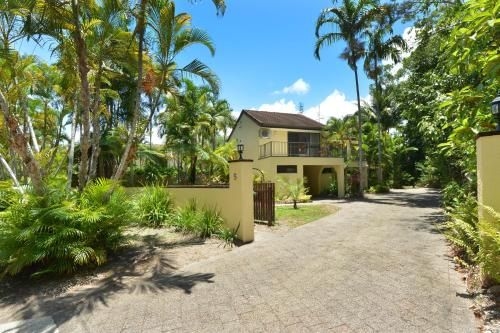 Sea La Villa Port Douglas0