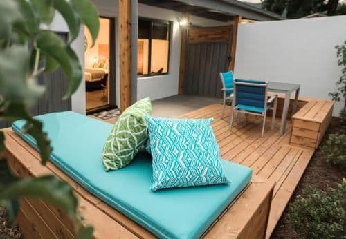 Deluxe King Suite with Private Courtyard