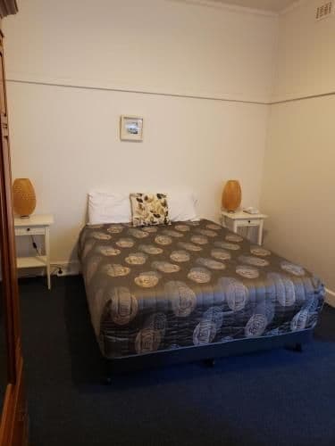 Queen Room with Spa Bath