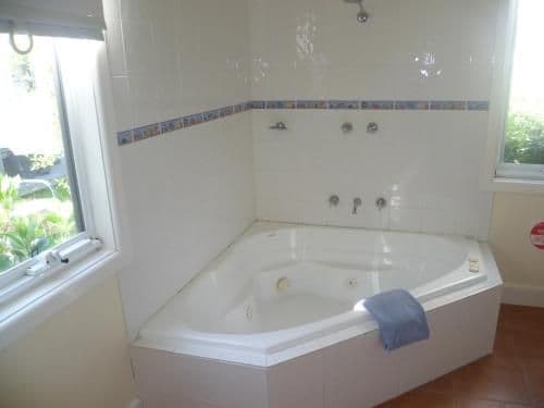 Queen Room with Spa Bath