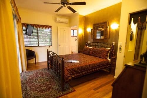 Deluxe Hotel Room