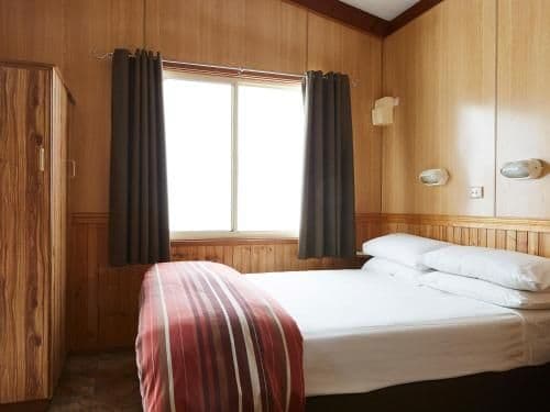 Deluxe Snow Gum Cabin