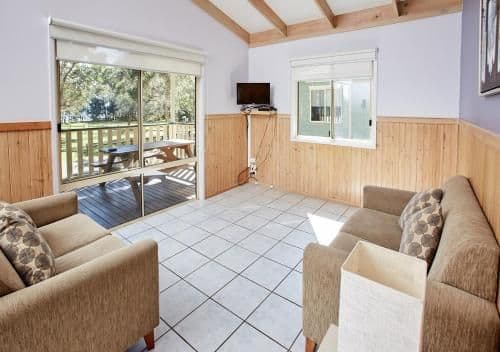 Two-Bedroom Cabin with Spa Bath