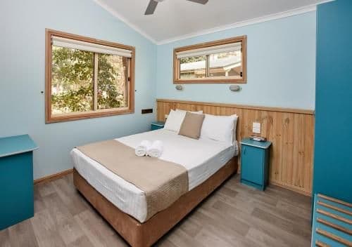 Two-Bedroom Cabin with Spa Bath