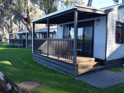 3 Bedroom Waterfront Cabin