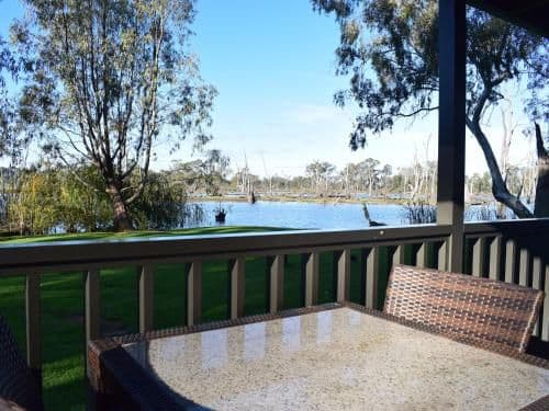 2 Bedroom Waterfront Cabin - Access Friendly