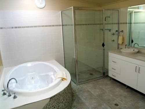 Two-Bedroom Villa with Spa Bath