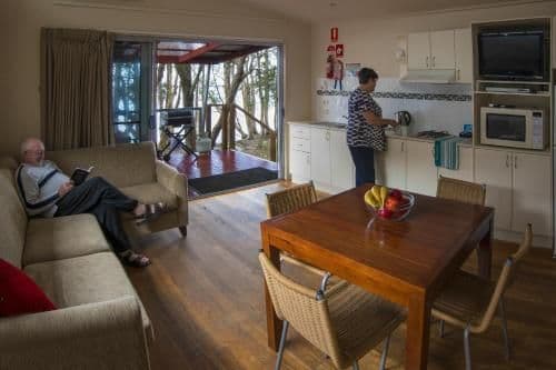 Lakefront Villa (4 guests)