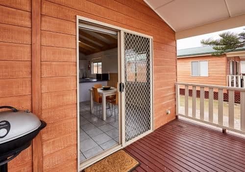 Deluxe Two-Bedroom Cabin with Spa Bath
