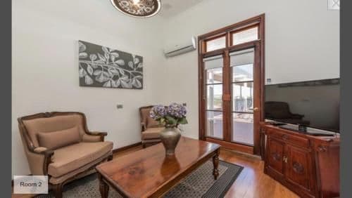 Deluxe King Suite