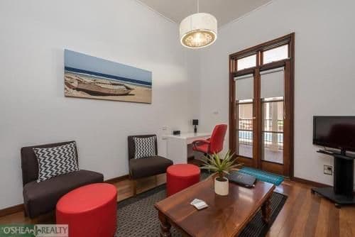 Deluxe Queen Suite