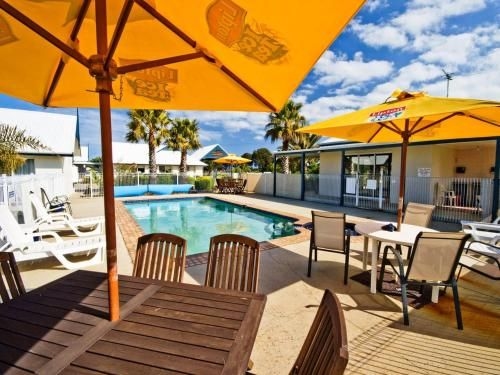 Torquay Tropicana Motel0
