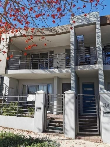 North Coogee Beach House1