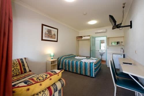 Standard Queen Room