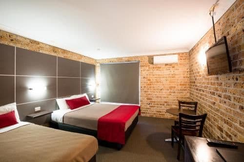 Queen and Single Room