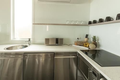 Drift Beach House Getaway3