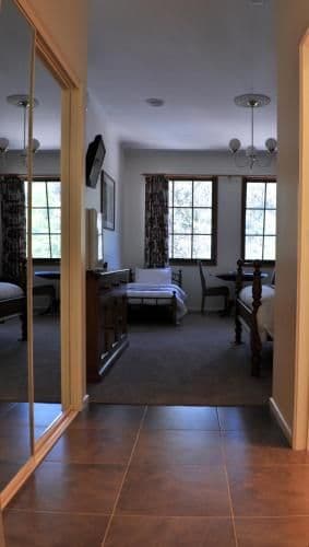 Premier Queen Room