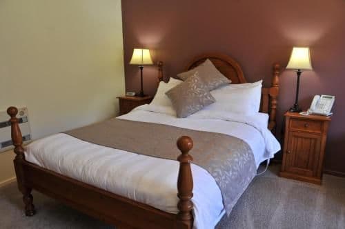 Premier Queen Room