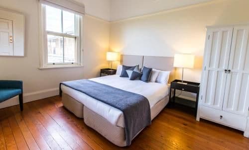 Two-Bedroom Apartment with Harbour View