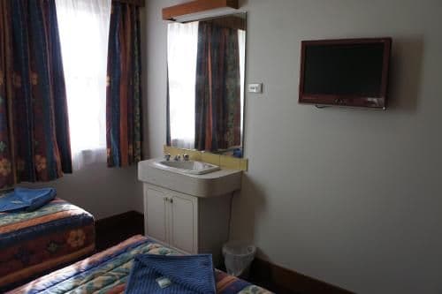 Standard Twin Room with Shared Bathroom