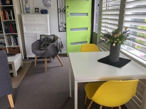 Petite Provence Cottage0