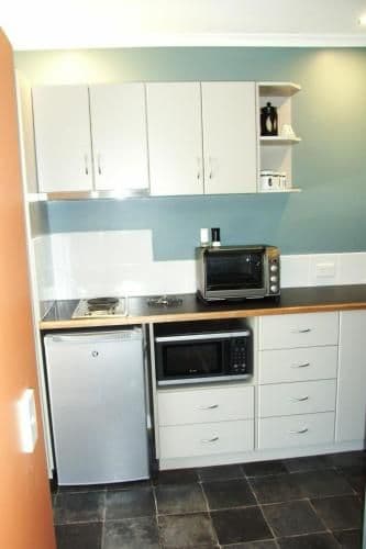 Studio - Cabin 8