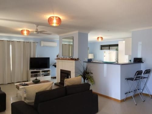 Salty Air Apartments Kingscote Kangaroo Island0