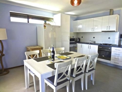 Salty Air Apartments Kingscote Kangaroo Island2