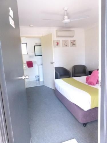 อาซาเลีย โมเทล (Azalea Motel)3