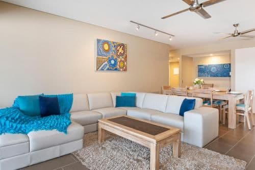 Three Bedroom Apartment with Beach View