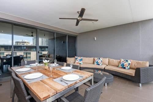 Three Bedroom Apartment with Beach View