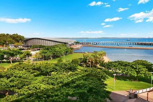 Three Bedroom Apartment with Beach View