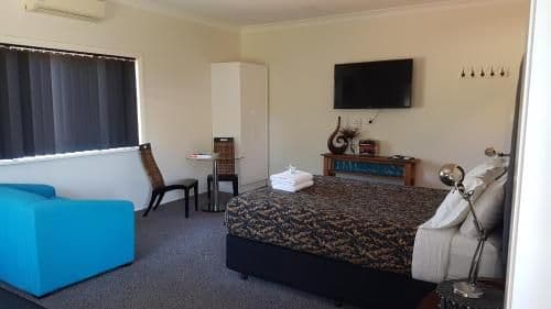 Deluxe Manhattan Queen Suite